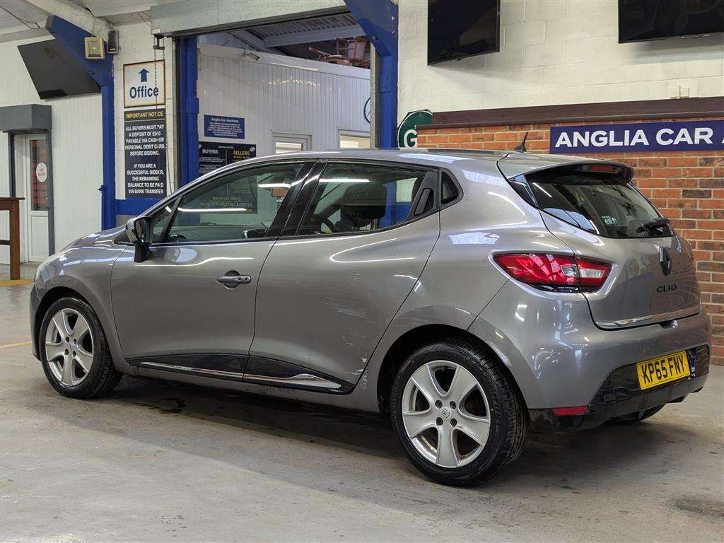 <p>2015 RENAULT CLIO DYNAMIQUE NAV 16V</p>