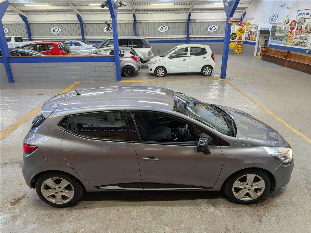 <p>2015 RENAULT CLIO DYNAMIQUE NAV 16V</p>