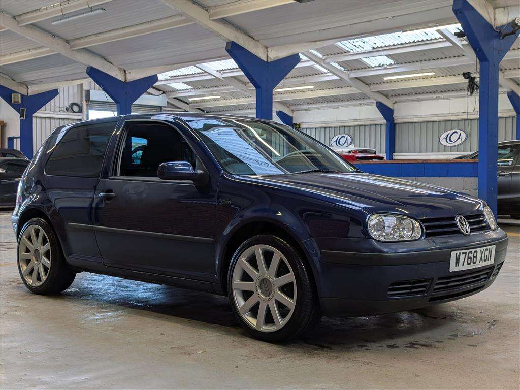 <p>2000 VOLKSWAGEN GOLF S</p>