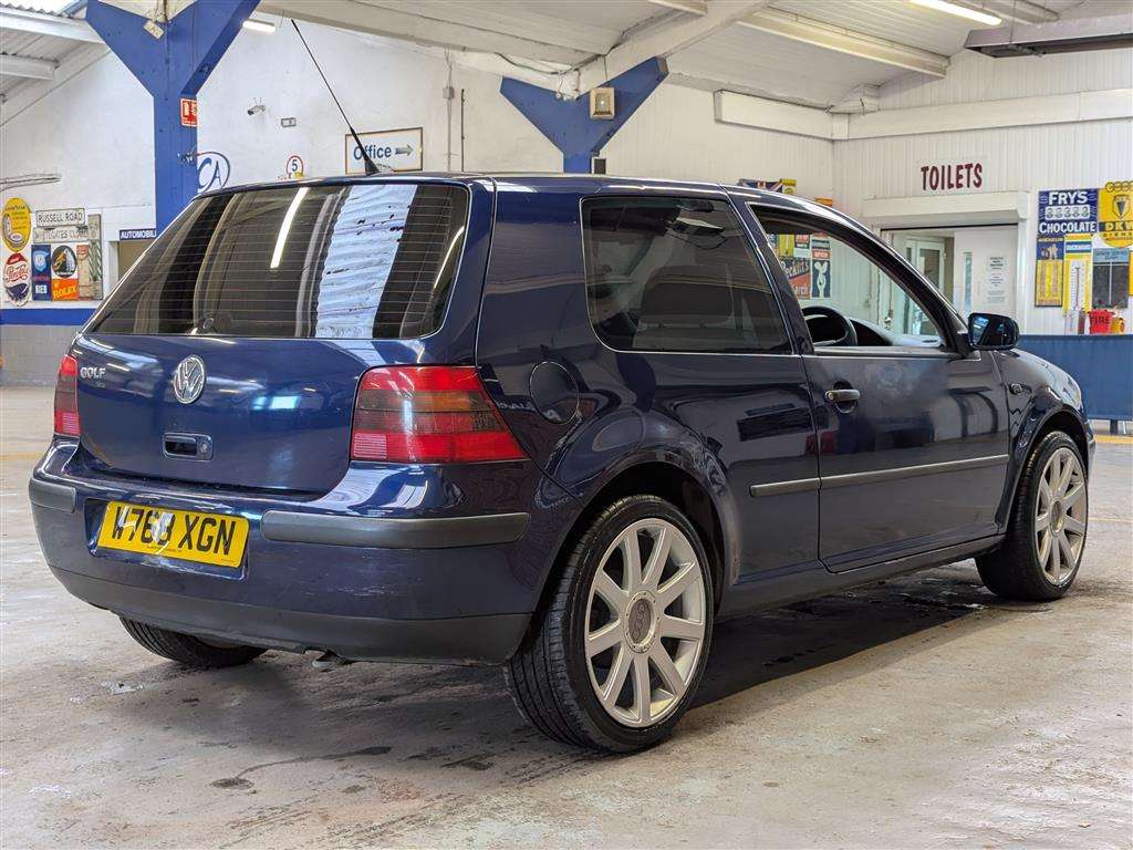 <p>2000 VOLKSWAGEN GOLF S</p>
