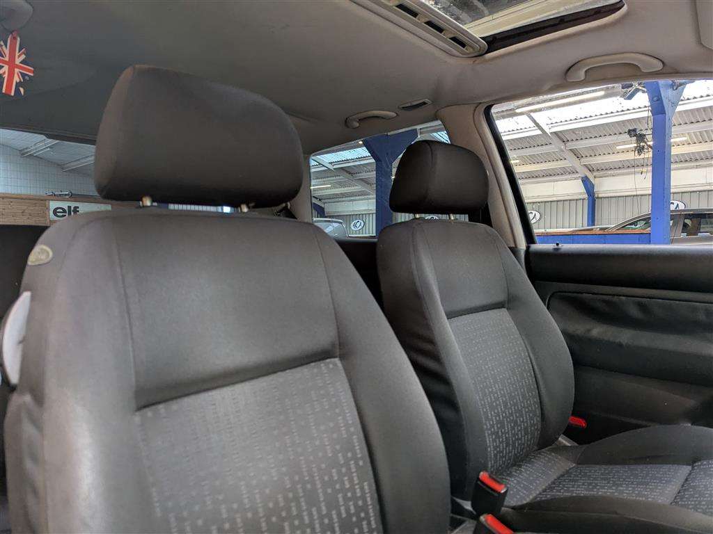 <p>2000 VOLKSWAGEN GOLF S</p>