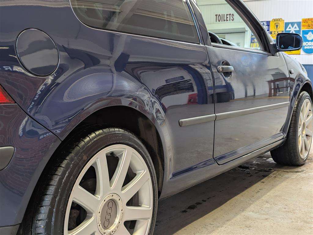 <p>2000 VOLKSWAGEN GOLF S</p>