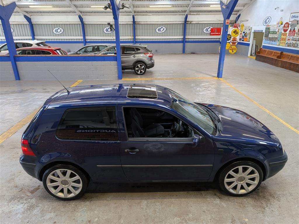 <p>2000 VOLKSWAGEN GOLF S</p>