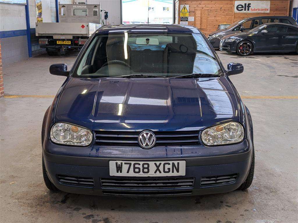<p>2000 VOLKSWAGEN GOLF S</p>