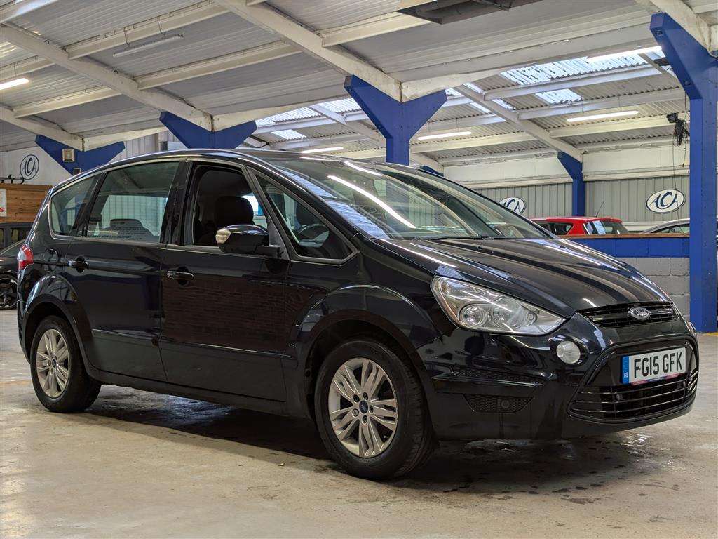 <p>2015 FORD S-MAX ZETEC TDCI 140</p>