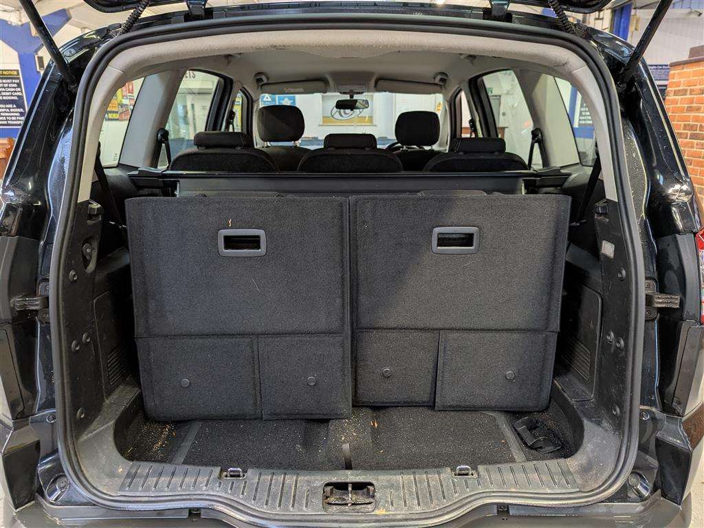 <p>2015 FORD S-MAX ZETEC TDCI 140</p>