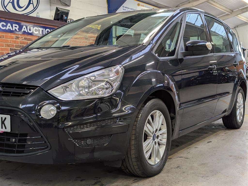 <p>2015 FORD S-MAX ZETEC TDCI 140</p>