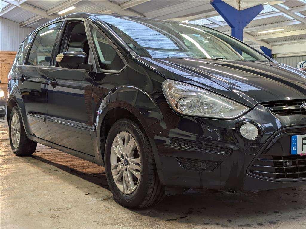 <p>2015 FORD S-MAX ZETEC TDCI 140</p>