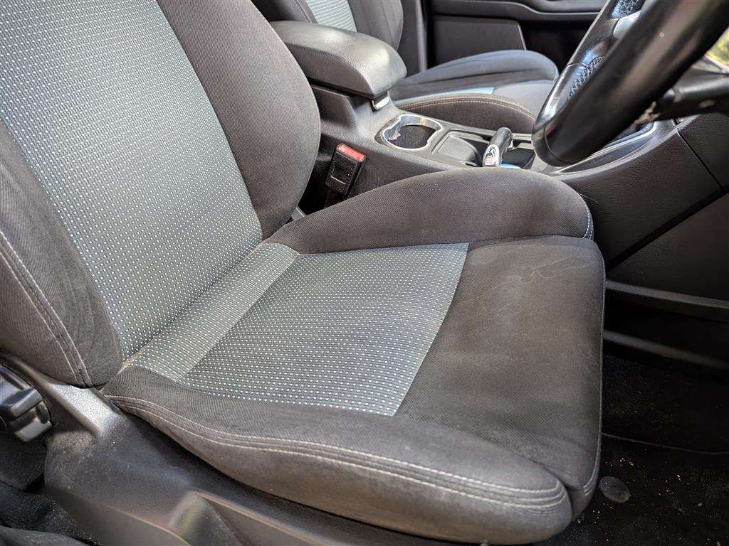 <p>2015 FORD S-MAX ZETEC TDCI 140</p>