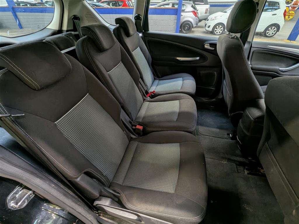 <p>2015 FORD S-MAX ZETEC TDCI 140</p>