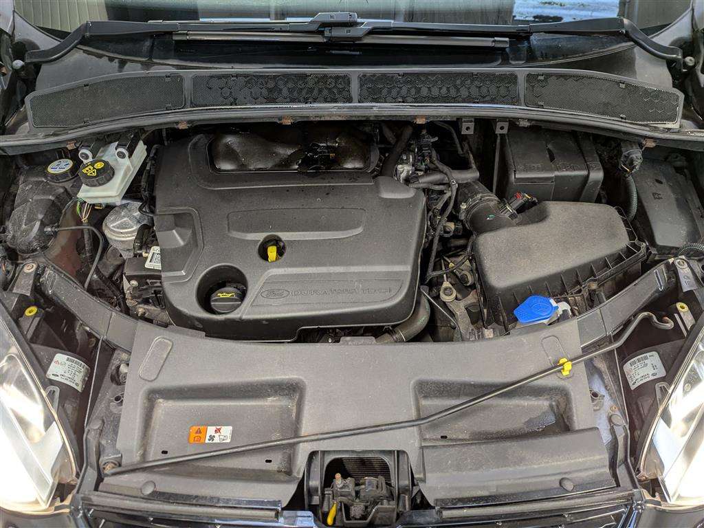 <p>2015 FORD S-MAX ZETEC TDCI 140</p>