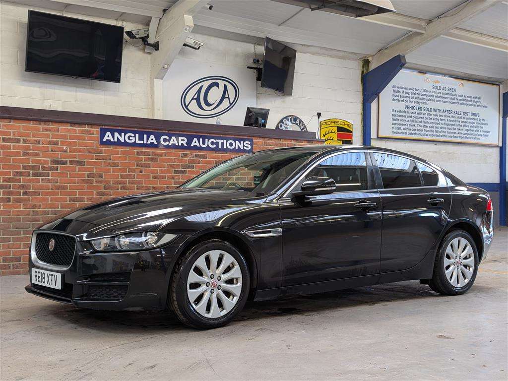 <p>2018 JAGUAR XE SE D AUTO</p>