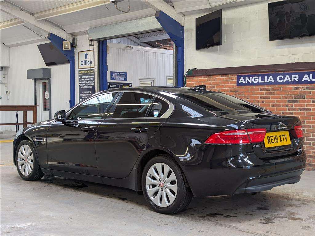 <p>2018 JAGUAR XE SE D AUTO</p>