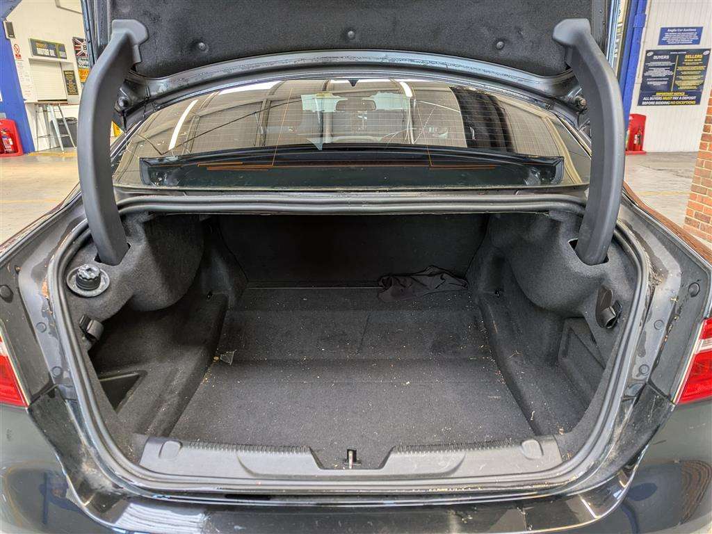 <p>2018 JAGUAR XE SE D AUTO</p>