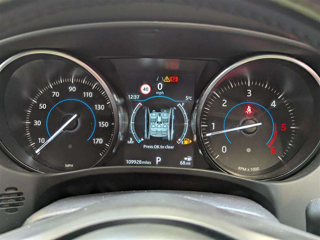 <p>2018 JAGUAR XE SE D AUTO</p>