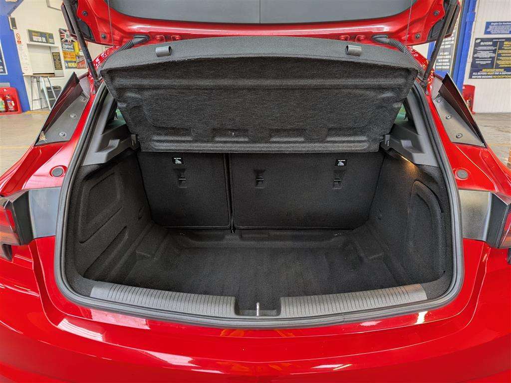 <p>2020 VAUXHALL ASTRA SRI VX LINE NAV TUR</p>