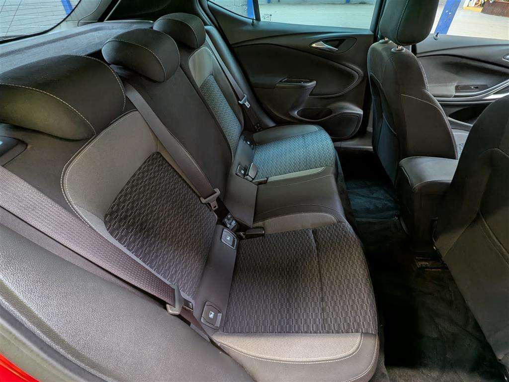 <p>2020 VAUXHALL ASTRA SRI VX LINE NAV TUR</p>