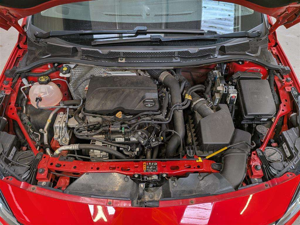 <p>2020 VAUXHALL ASTRA SRI VX LINE NAV TUR</p>