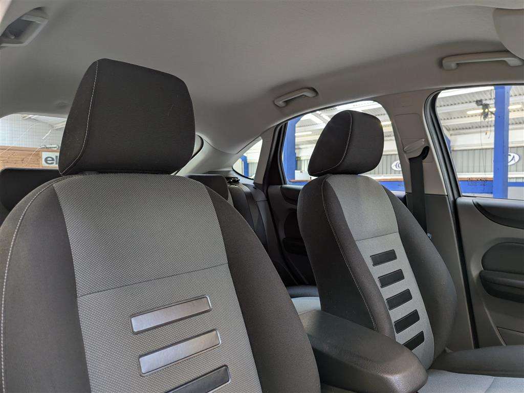 <p>2008 FORD FOCUS ZETEC 100 AUTO</p>