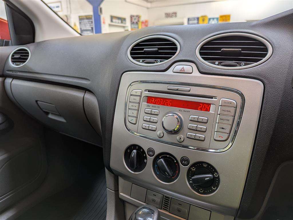 <p>2008 FORD FOCUS ZETEC 100 AUTO</p>