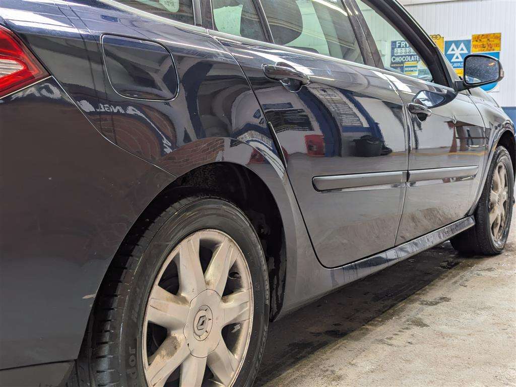 <p>2008 RENAULT LAGUNA DYNAMIQUE DCI 130</p>