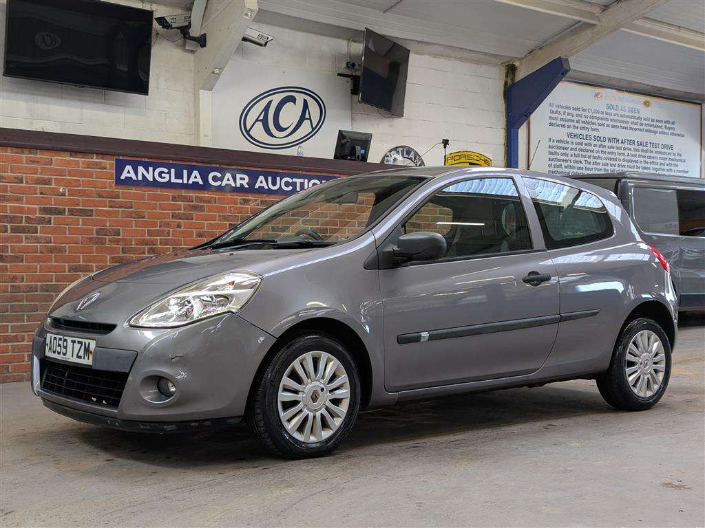 <p>2009 RENAULT CLIO EXTREME</p>