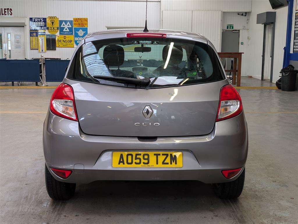 <p>2009 RENAULT CLIO EXTREME</p>
