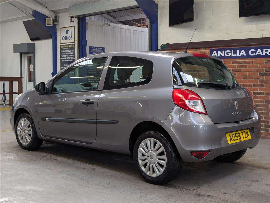 <p>2009 RENAULT CLIO EXTREME</p>