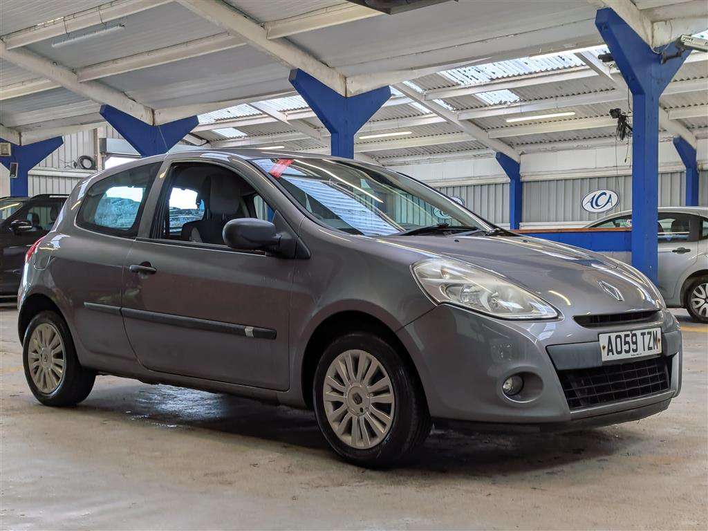 <p>2009 RENAULT CLIO EXTREME</p>