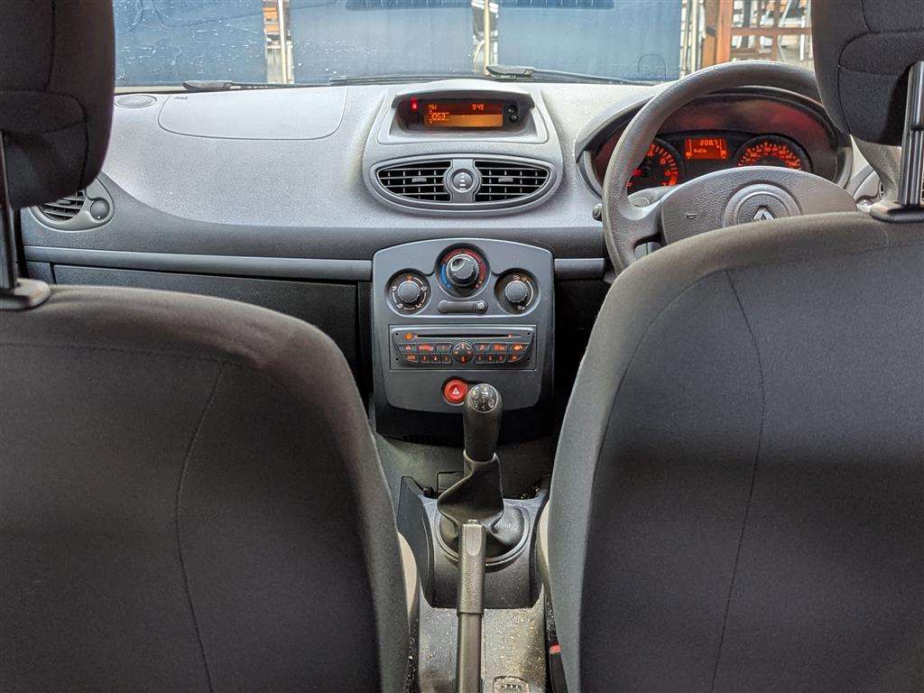 <p>2009 RENAULT CLIO EXTREME</p>