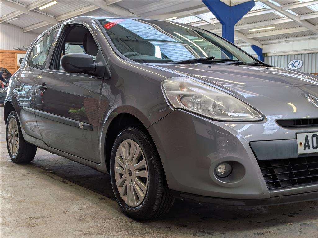 <p>2009 RENAULT CLIO EXTREME</p>