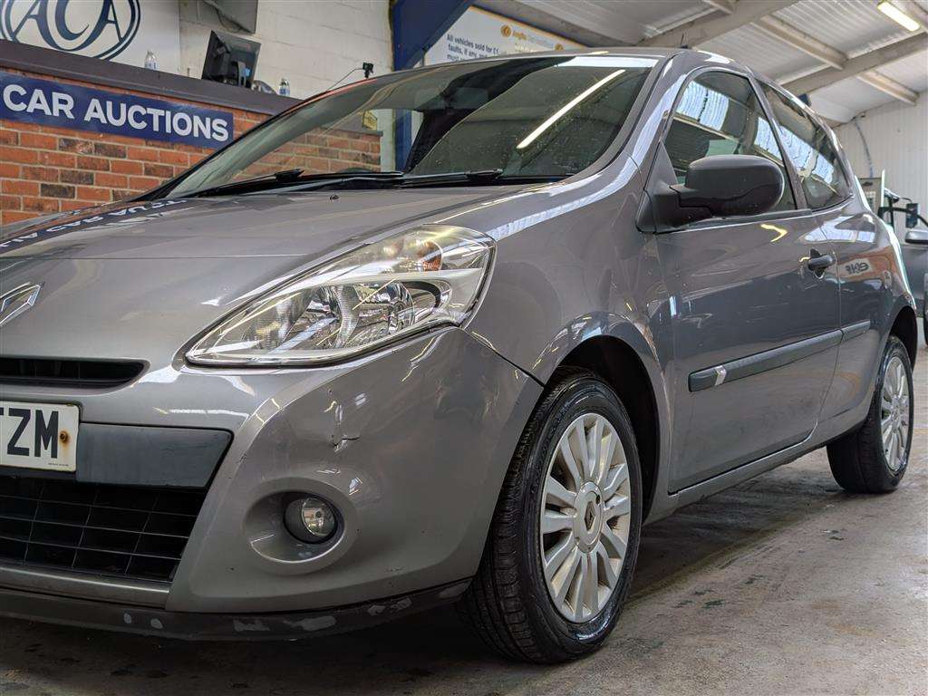 <p>2009 RENAULT CLIO EXTREME</p>