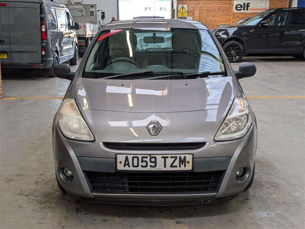 <p>2009 RENAULT CLIO EXTREME</p>