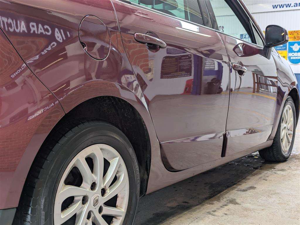 <p>2014 RENAULT SCENIC D-QUE TT ENERGY DC</p>