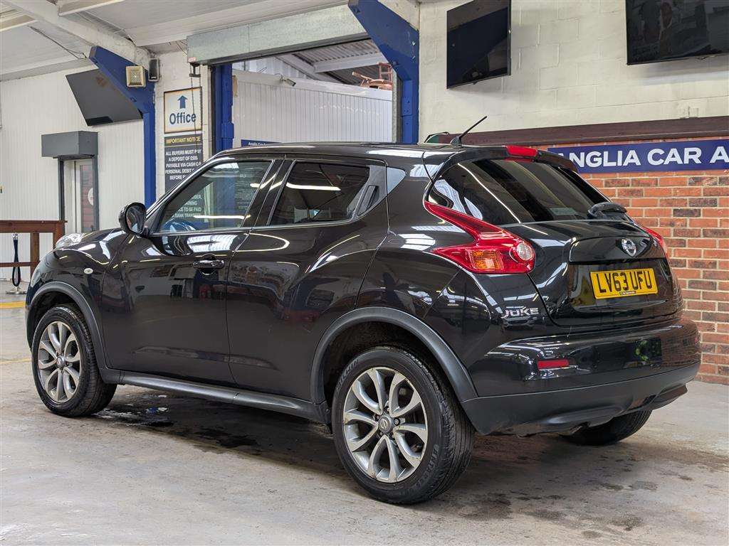 <p>2013 NISSAN JUKE TEKNA</p>