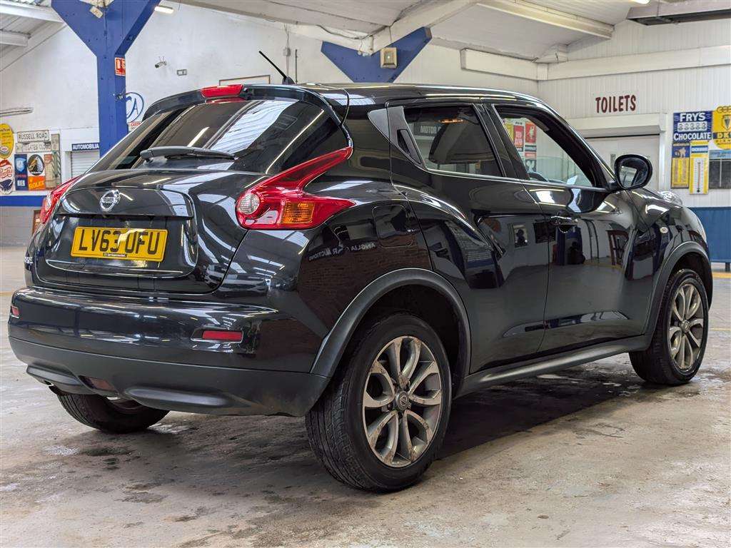 <p>2013 NISSAN JUKE TEKNA</p>