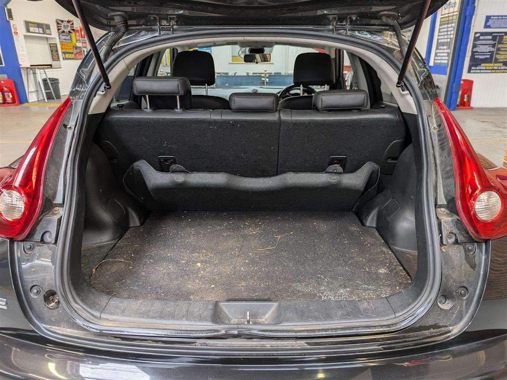 <p>2013 NISSAN JUKE TEKNA</p>