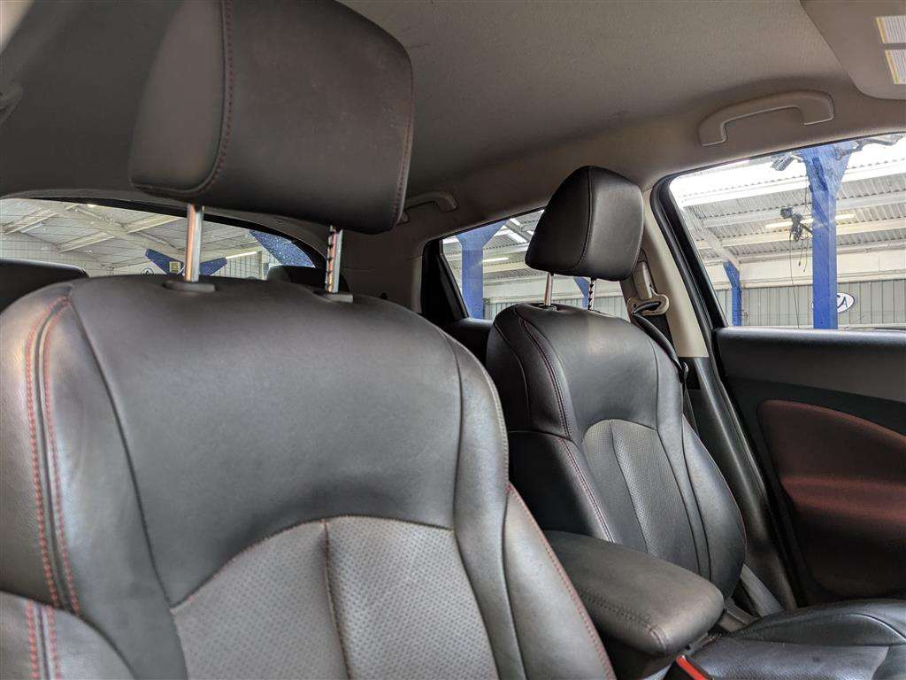 <p>2013 NISSAN JUKE TEKNA</p>