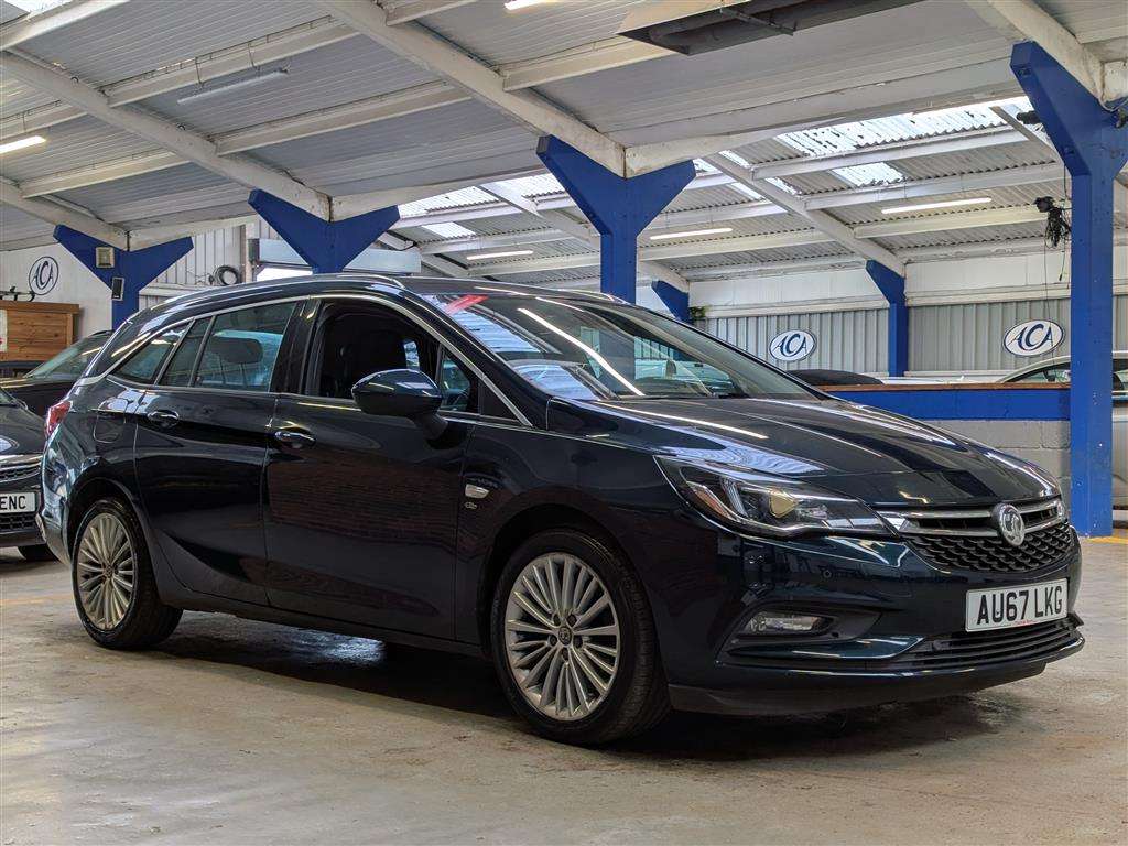 <p>2017 VAUXHALL ASTRA ELITE NAV CDTI EFLE</p>