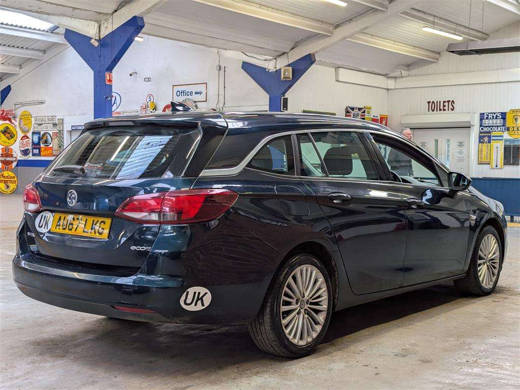 <p>2017 VAUXHALL ASTRA ELITE NAV CDTI EFLE</p>
