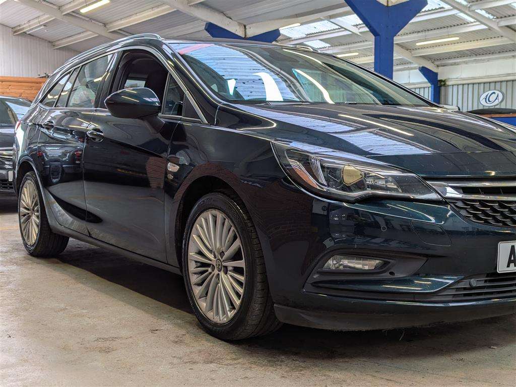 <p>2017 VAUXHALL ASTRA ELITE NAV CDTI EFLE</p>