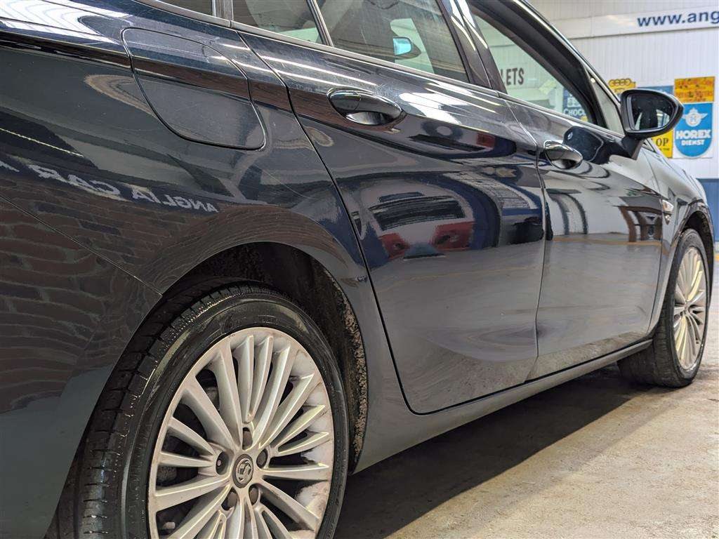 <p>2017 VAUXHALL ASTRA ELITE NAV CDTI EFLE</p>