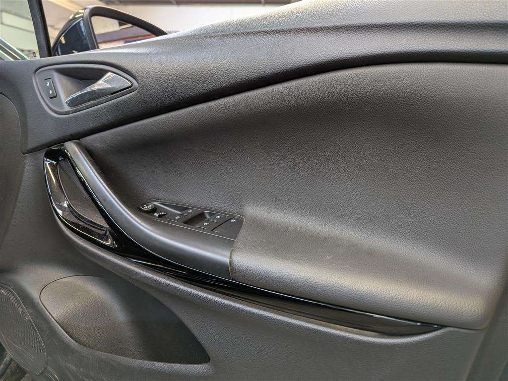 <p>2017 VAUXHALL ASTRA ELITE NAV CDTI EFLE</p>