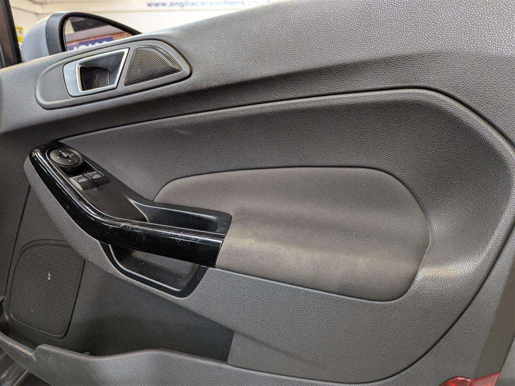 <p>2016 FORD FIESTA ZETEC TURBO</p>