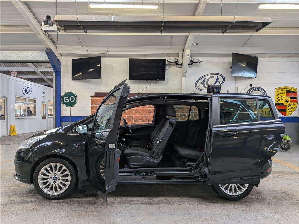 <p>2013 FORD B-MAX TITANIUM AUTO</p>