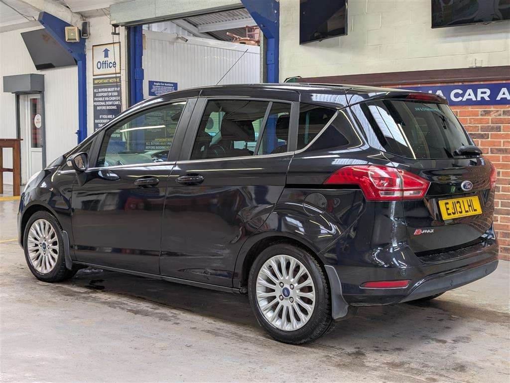 <p>2013 FORD B-MAX TITANIUM AUTO</p>