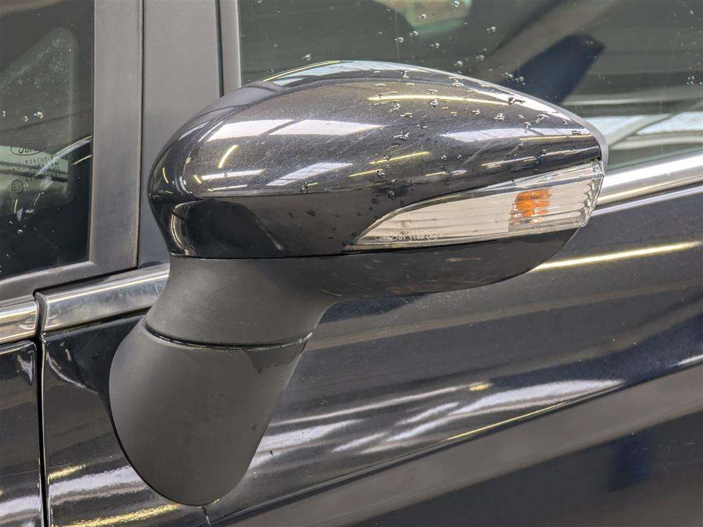 <p>2013 FORD B-MAX TITANIUM AUTO</p>