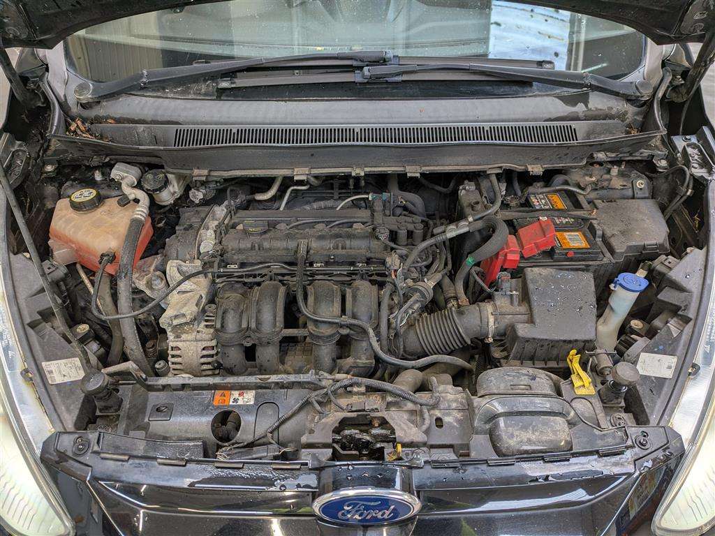 <p>2013 FORD B-MAX TITANIUM AUTO</p>