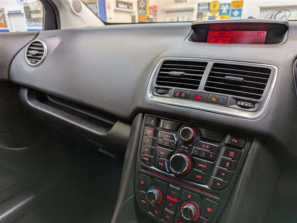 <p>2015 VAUXHALL MERIVA TECH LINE</p>