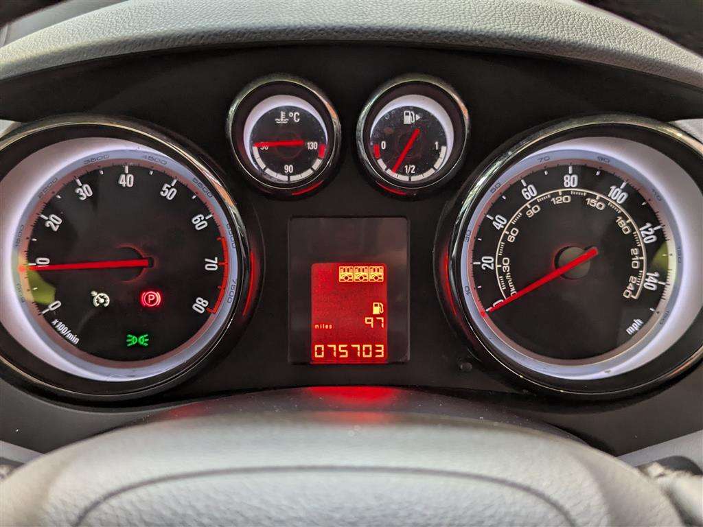 <p>2015 VAUXHALL MERIVA TECH LINE</p>